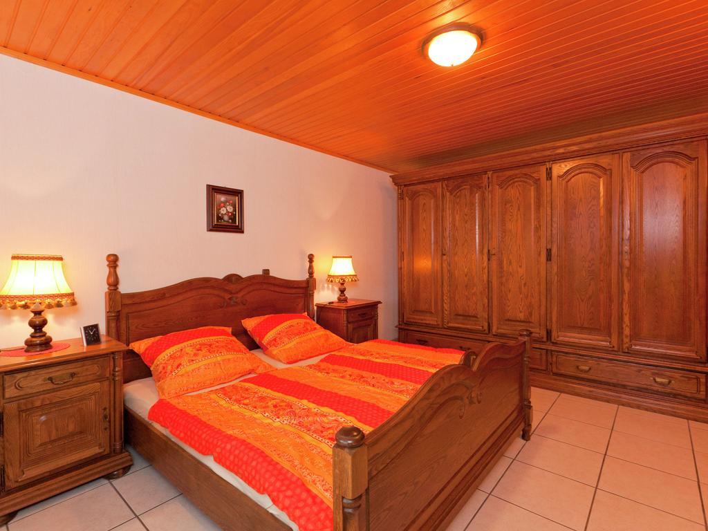 Apartment In Eifel With Children S Playground Lirstal Luaran gambar