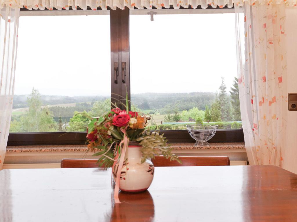 Apartment In Eifel With Children S Playground Lirstal Luaran gambar